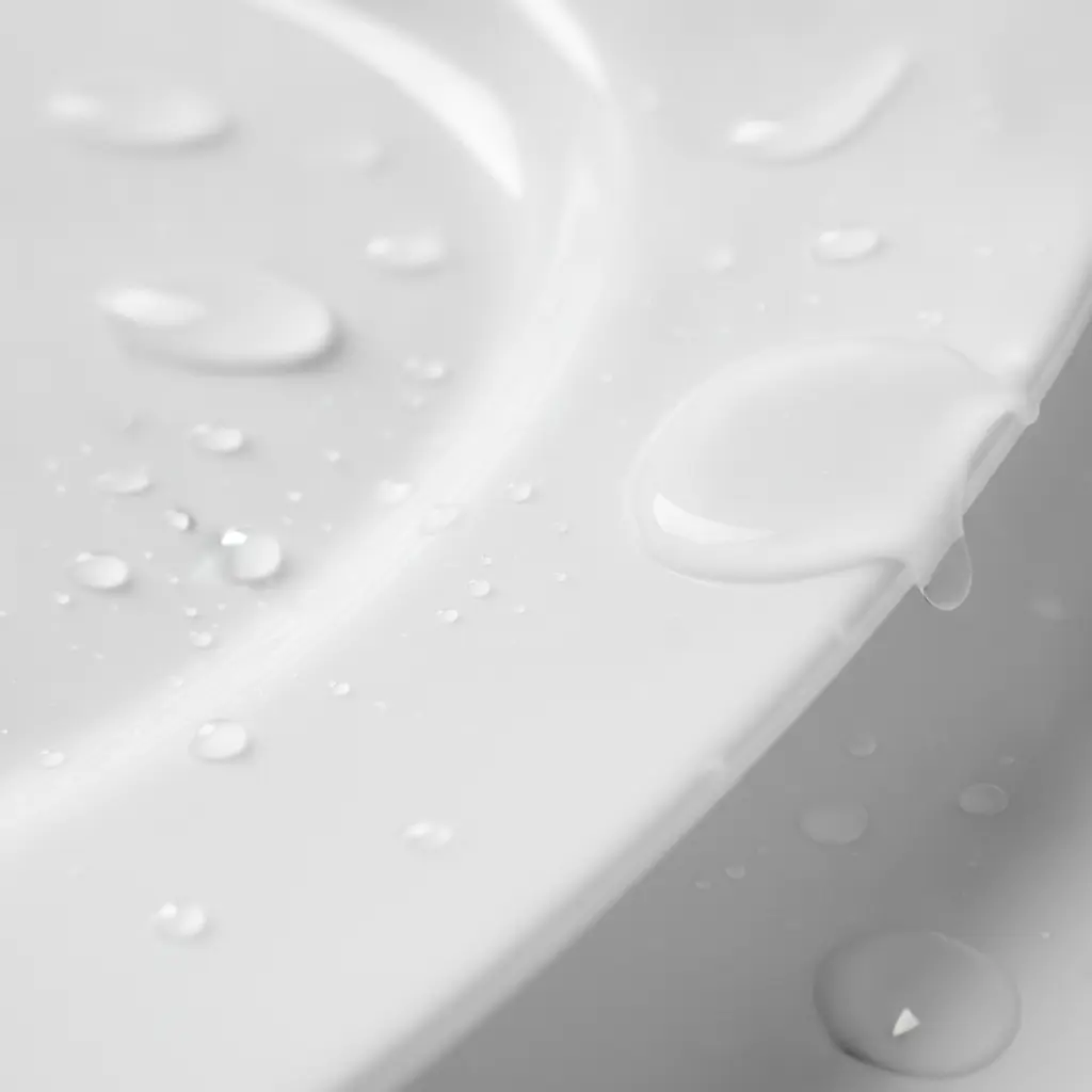 Вода не страшна пластиковой мебели